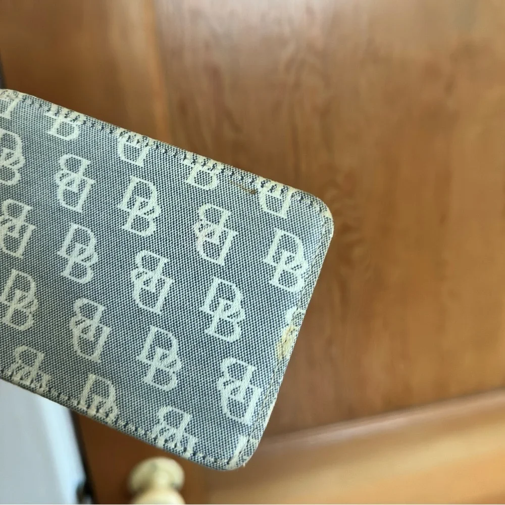 dooney & bourke VTG vintage canvas logo wristlet and ID card holder